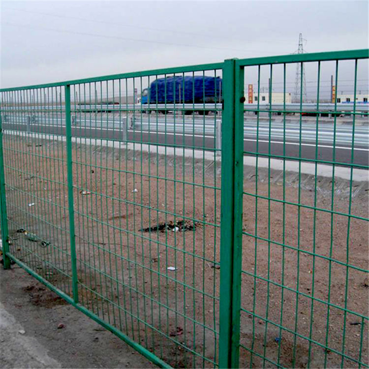 公路護欄網(wǎng)圖片1