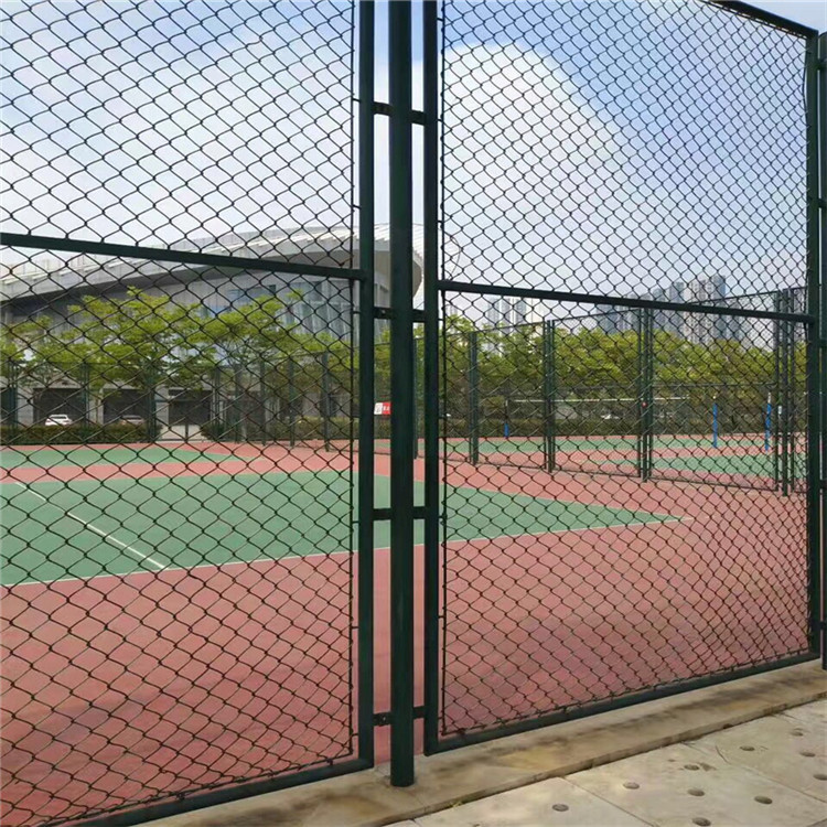 學(xué)校體育場隔離網(wǎng)