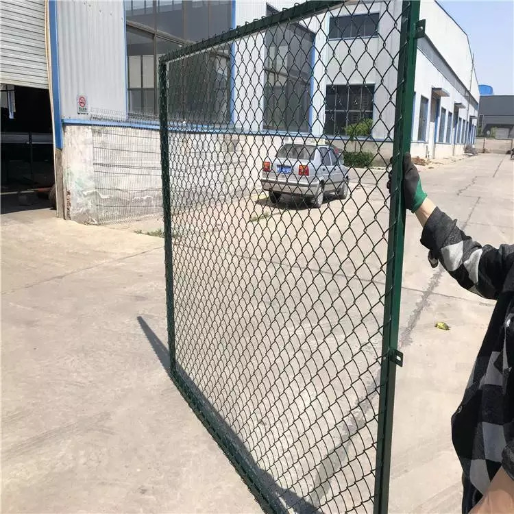 學(xué)校體育場(chǎng)隔離網(wǎng)圖片3 學(xué)校體育場(chǎng)隔離網(wǎng)圖片3